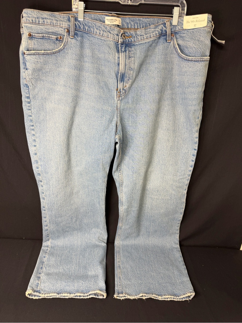 Abercrombie 90s Relaxed Jeans 37 Long NWT High Rise Light Wash Raw Hem